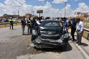 Düğün konvoyunda zincirleme kaza: 8 yaralı