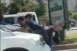 Para için gelin arabasının kaputunda ölümüne yolculuk