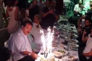 İbrahim Tatlıses Derya Tuna'yı mutlu gününde yalnız bırakmadı