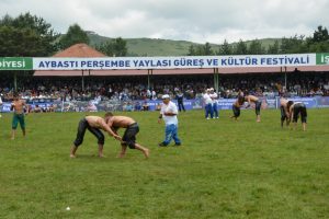 Ordu güreşle coştu