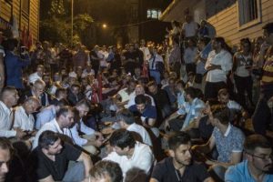 İYİ Partililerden 'Akşener nöbeti'