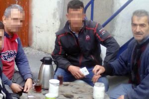Plastik parçalama makinesine temizlemek isterken can verdi!