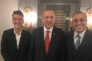 Albayrak'tan Mesut'a destek