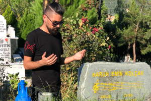 Bursa'nın sevilen sesi Harun Kolçak'ı unutmadı