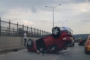 Takla atan otomobilden sağ çıktı