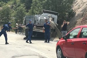 Balıkesir'de 2 tır çarpıştı: 2 yaralı
