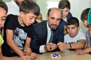 Bursa'da öğrenciler sertifikalarını aldı