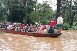 Laos'ta baraj çöktü: 19 ölü, binlerce kayıp