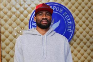 Çaykur Rizespor'da Kweuke ile yollar ayrılıyor