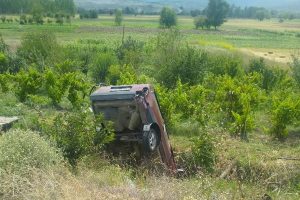 Bursa'da otomobil su kanalına uçtu: 2 yaralı