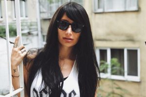 İrem Derici hayranlarını şaşırttı!
