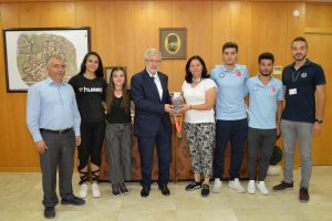 Bursa Uludağ Üniversitesi Rektörü Ulcay, Avrupa'ya damga vuran sporcuları ağırladı