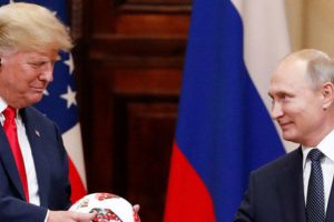 Putin'in Trump'a verdiği topta çip bulundu