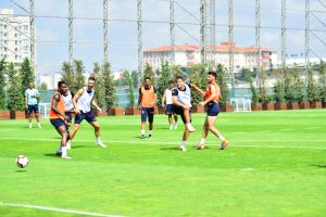 Başakşehir hız kesmiyor