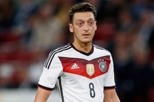 Malatya'dan Mesut Özil'e jest