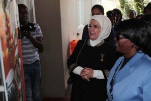 Emine Erdoğan, Zambiya Cumhurbaşkanının eşi Esther Lungu ile görüştü