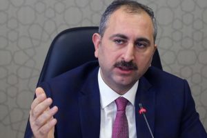 Bakan Abdülhamit Gül: Hayvan hakları kanunu Meclis'ten geçecek
