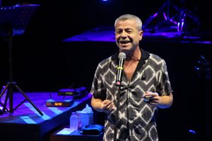 Levent Yüksel hem coşturdu, hem duygulandırdı