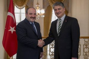 Varank, Türkiye'nin Otomobili Girişim Grubu CEO'su Karakaş'ı kabul etti