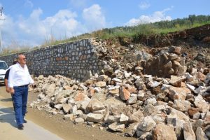Bursa İznik kırsalı yağmur ve fırtınadan etkilendi