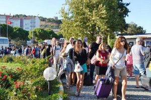 Ayvalık'ta Yunanistan için vize kuyruğu