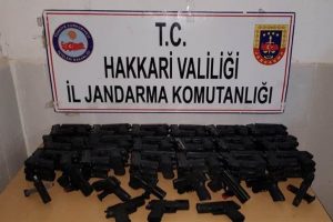 Sınırda 119 adet kurusıkı tabanca ele geçirildi