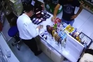 Bursa'da tespih hırsızları kameralara yakalandı