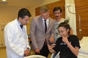 Hastane odasındaki eğitimle fen lisesini kazandı