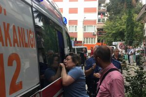 Bursa'da alkollü şahıs, kendisini içeri almayan lokantacıyı bıçakladı