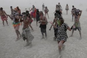 Burning Man'e devasa gölgelik önerisi