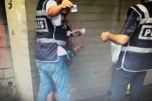 Bursa Polisi uyuşturucu tacirlerine göz açtırmıyor!