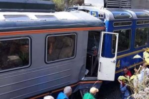 Peru'da iki tren çarpıştı: 23 yaralı