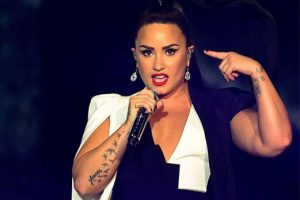 Demi Lovato'nun tedavisi sürüyor