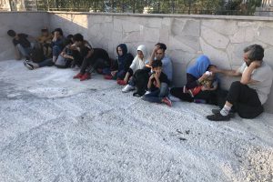 Çanakkale'de 35 düzensiz göçmen yakalandı