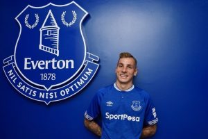 Everton, Digne'yi kadrosuna kattı