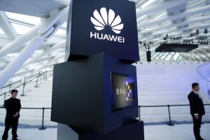 Çinli Huawei, teknoloji devini geçti