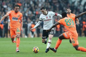 Oğuzhan Özyakup'un tercihi 'sekiz numara'
