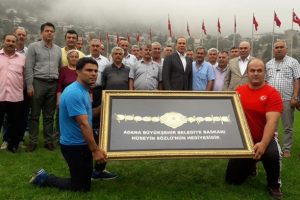 Başpehlivana 1 kiloluk altın kemer
