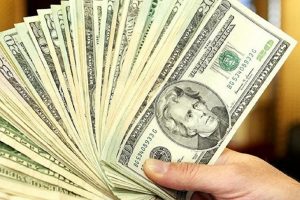 Ateşi düşmüyor: Dolar, 5 TL'ye dayandı