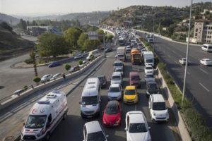 Zincirleme trafik kazası: Yaralılar var
