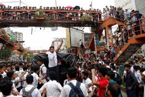 Bangladeş'te öğrenci protestoları nedeniyle eğitime ara verildi