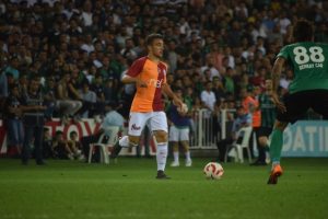 Genç isme Roma kancası