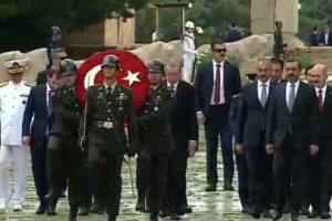 YAŞ üyelerinden Anıtkabir'e ziyaret