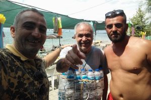 Bursa'da pet şişelerden can simidi yaptı