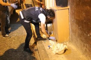 7 ilçede şafak vakti uyuşturucu operasyonu: 8 gözaltı