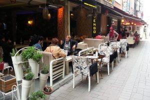 İstiklal'de masa ve sandalye operasyonu