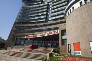 CHP'de kurultay için gözler genel merkezde