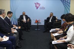 Dışişleri Bakanı Çavuşoğlu'ndan Singapur'da diplomasi trafiği
