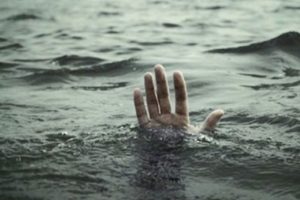 Balıkçı teknesi alabora oldu: 13 kişi kayıp