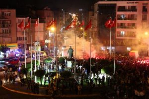 Akhisar'da kupa sevinci